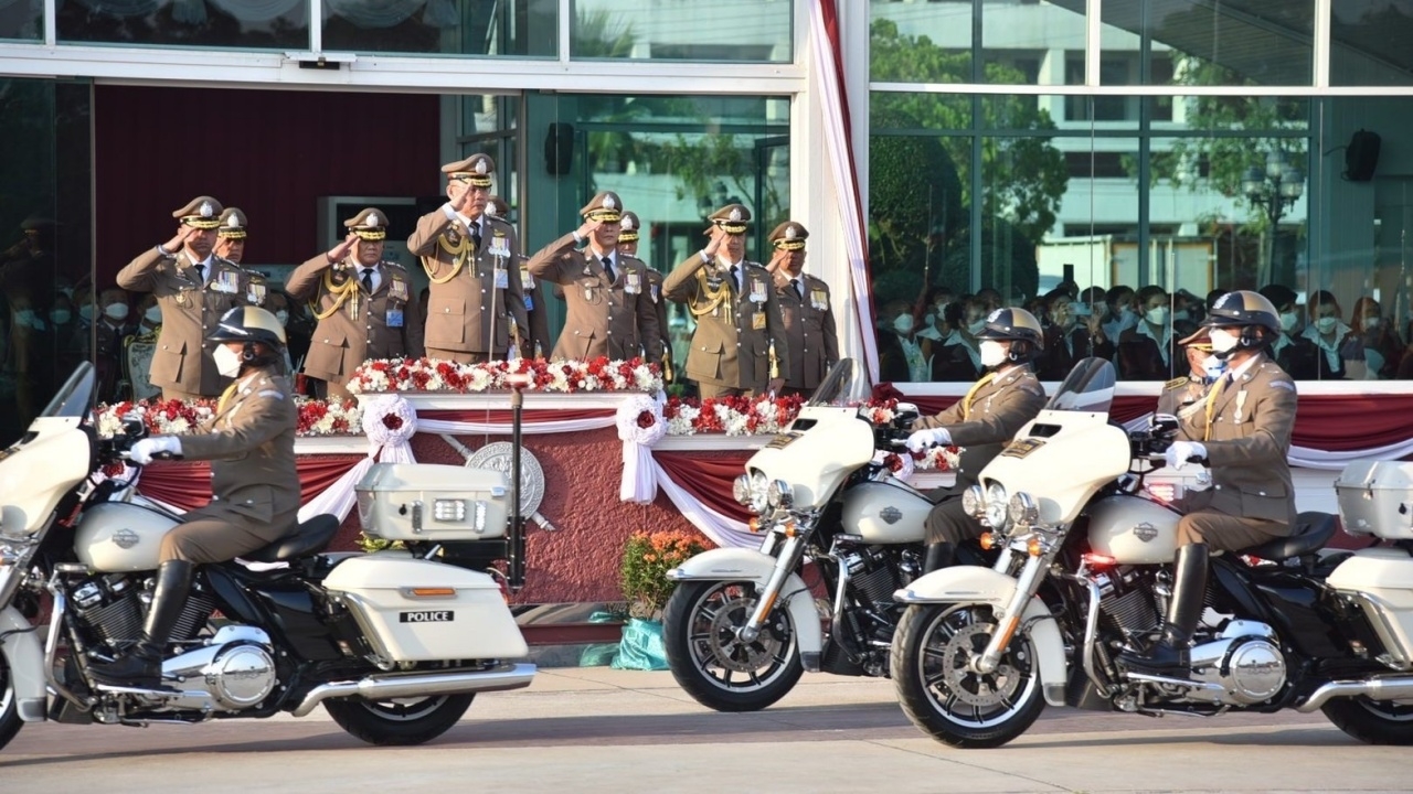 ผบ.ตร.เปิดพิธีสวนสนามวันตำรวจ สดุดีข้าราชการตำรวจเสียชีวิตขณะปฏิบัติหน้าที่