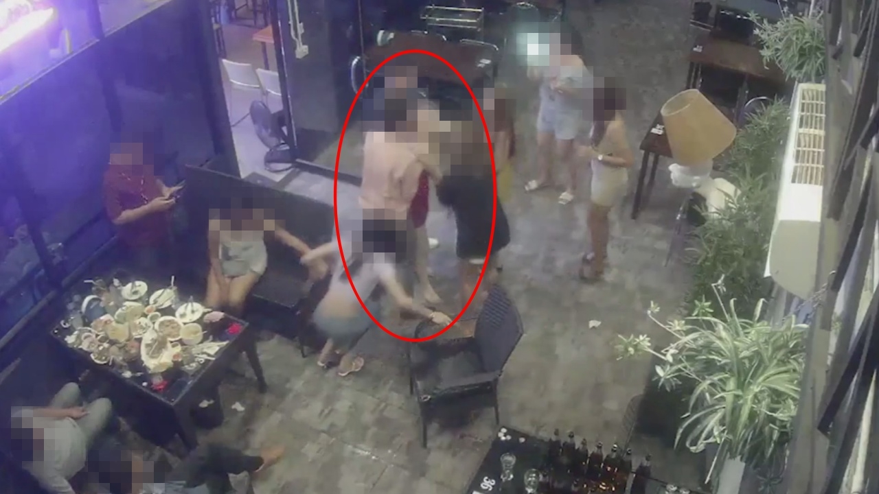 พีอาร์สาวผวา ถูกวางยาเสียสาว วงจรปิดจับภาพได้ นาทีไม่มีสติ ล้มทั้งยืน