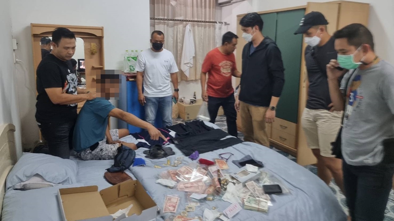 ตร.สมุทรปราการรวบตีนแมว ค้นบ้านพบของกลางอื้อมูลค่ากว่า 10 ล้านบาท