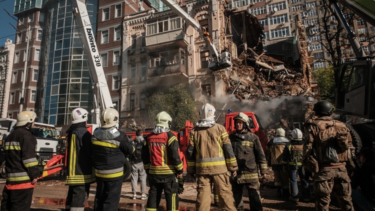 รัสเซียส่งโดรนกามิกาเซ่ถล่มยูเครนอีกระลอก ดับ 8 ศพ-EU จี้คว่ำบาตรอิหร่าน