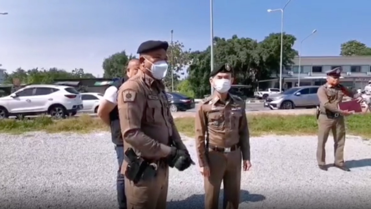 อุกอาจกลางเมืองพัทยา "หรั่ง พระราม 2" ควงปืนไล่ตบเรียงตัว-แก๊งวัยรุ่นพูลวิลล่า