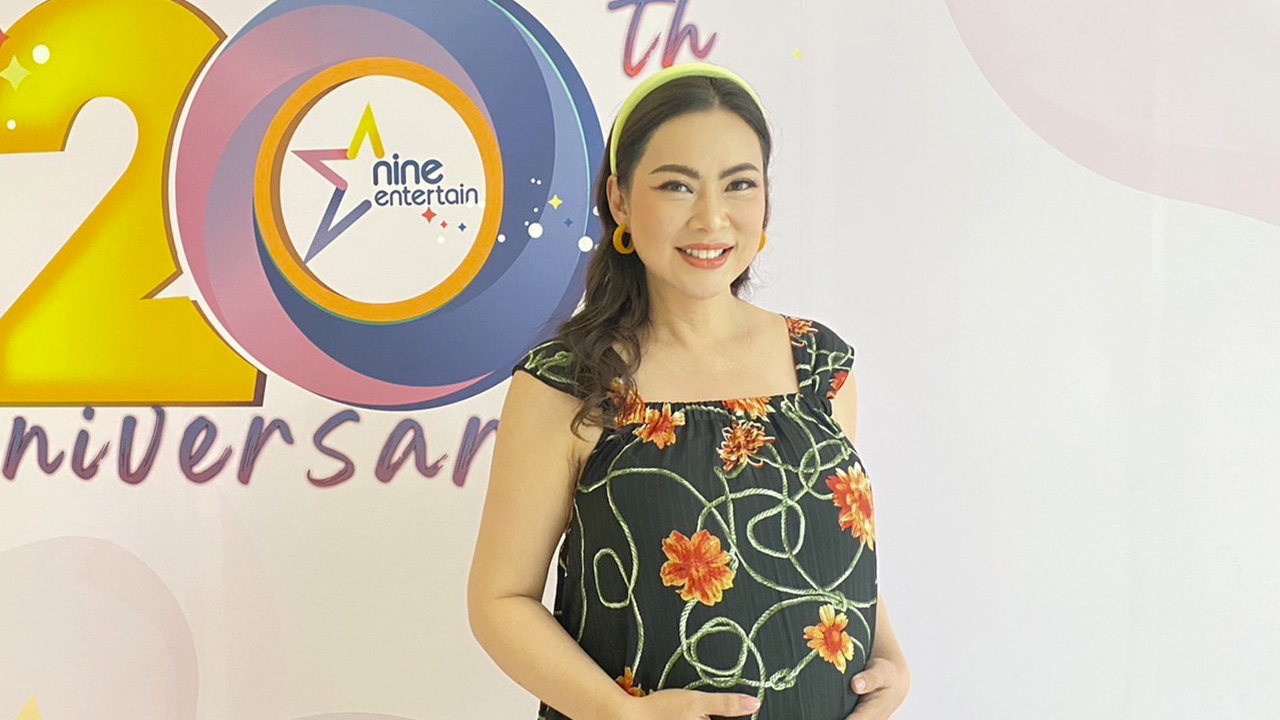 ซูมชัดๆ บุ๋ม ปนัดดา โพสต์ภาพอวดท้องโต เตรียมคลอดลูกชายพรุ่งนี้