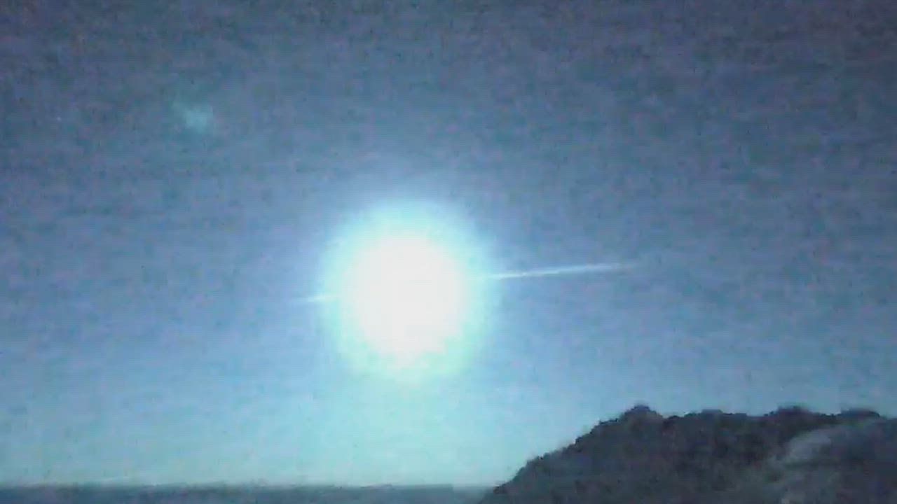 ปรากฏการณ์อุกกาบาตระเบิดเหนือท้องฟ้านอร์เวย์ (คลิป)