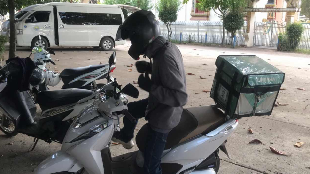 หนุ่มไรเดอร์ อยากจบรักสามเส้า ให้ชู้มาสู่ขอเมีย ขอสินสอด 6 หมื่น 