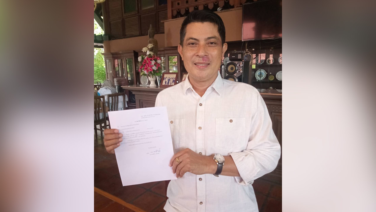 “พงศ์สินธุ์" โชว์ใบลาออก ปชป.บอก เขียนเสร็จแล้ว เตรียมยื่นพรุ่งนี้ 