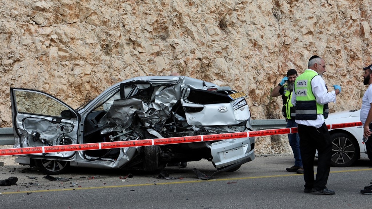 มือมีดปาเลสไตน์ขับรถชน-ไล่แทงคนในเวสต์แบงก์ ชาวอิสราเอลดับ 3 ศพ