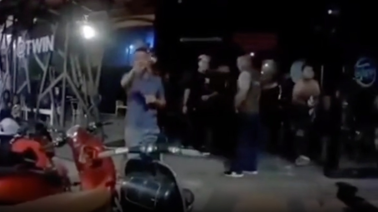 เด้งแล้ว "สารวัตรสืบฯ" ไล่สายตรวจร้านเหล้า บอกให้เขาไหลแป๊บนึง ศุกร์-เสาร์