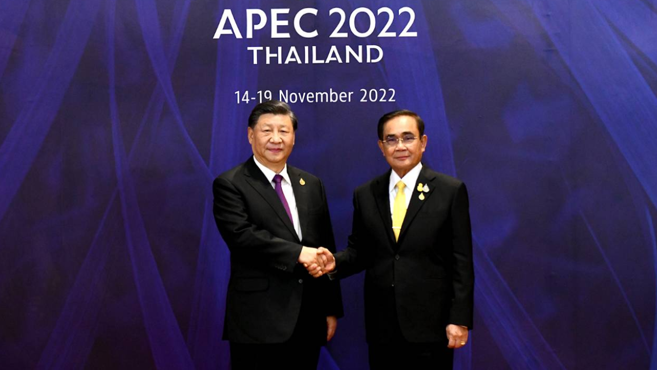 โต้ดราม่า "สี จิ้นผิง" จับมือ "บิ๊กตู่" โชว์-โฆษกฯ แจง ไม่จับวานนี้เพราะเข้มโควิด