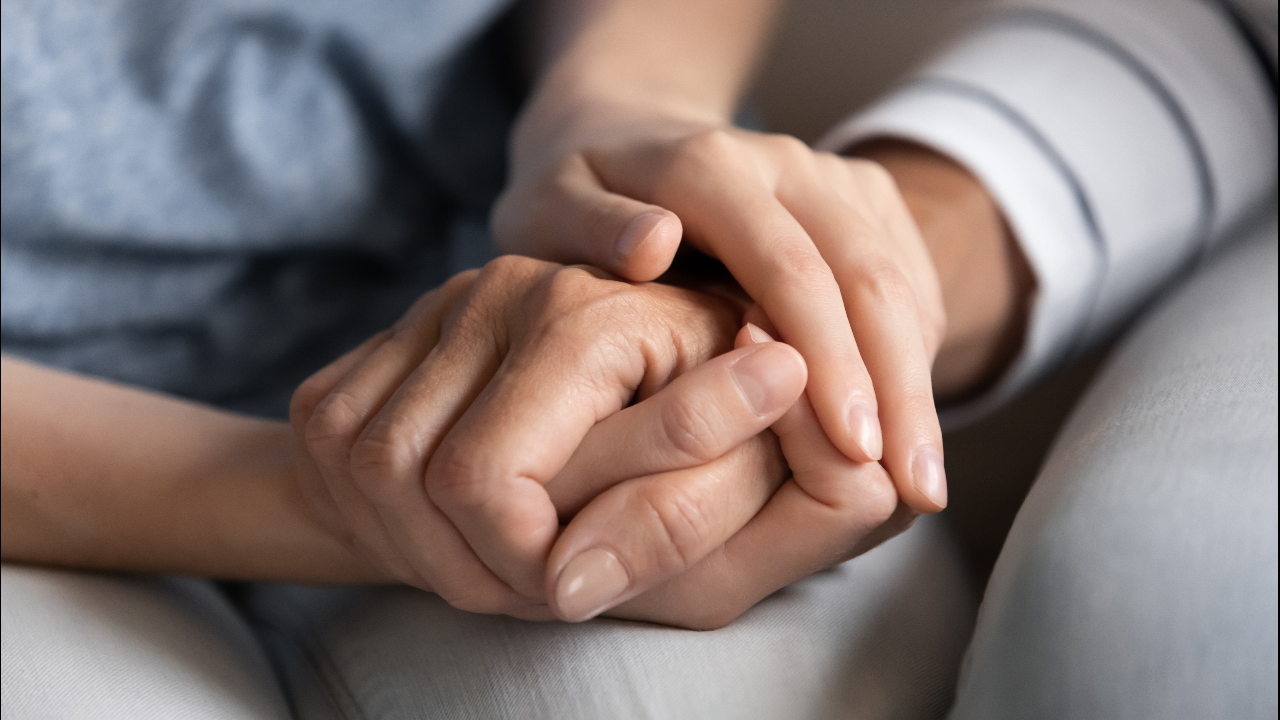 จิตแพทย์แนะวิธีปลอบใจอย่างไรให้มี Empathy กับคนฟัง