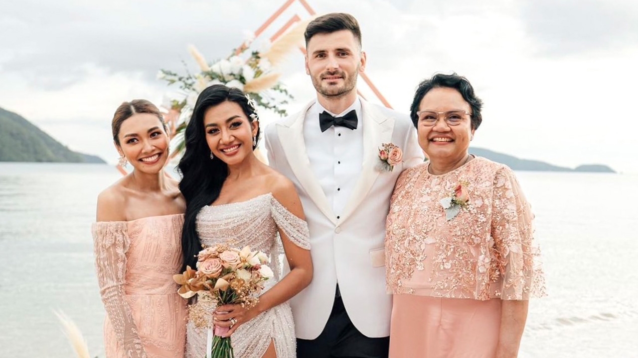 ชื่นมื่น เกต เดอะสตาร์ ควงแฟนหนุ่มต่างชาติ วิวาห์หวานสุดโรแมนติก