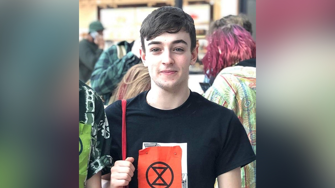 มือปาไข่ใส่กษัตริย์ชาร์ลส์ เจอคำสั่งห้ามพกพาไข่ไปในที่สาธารณะ 