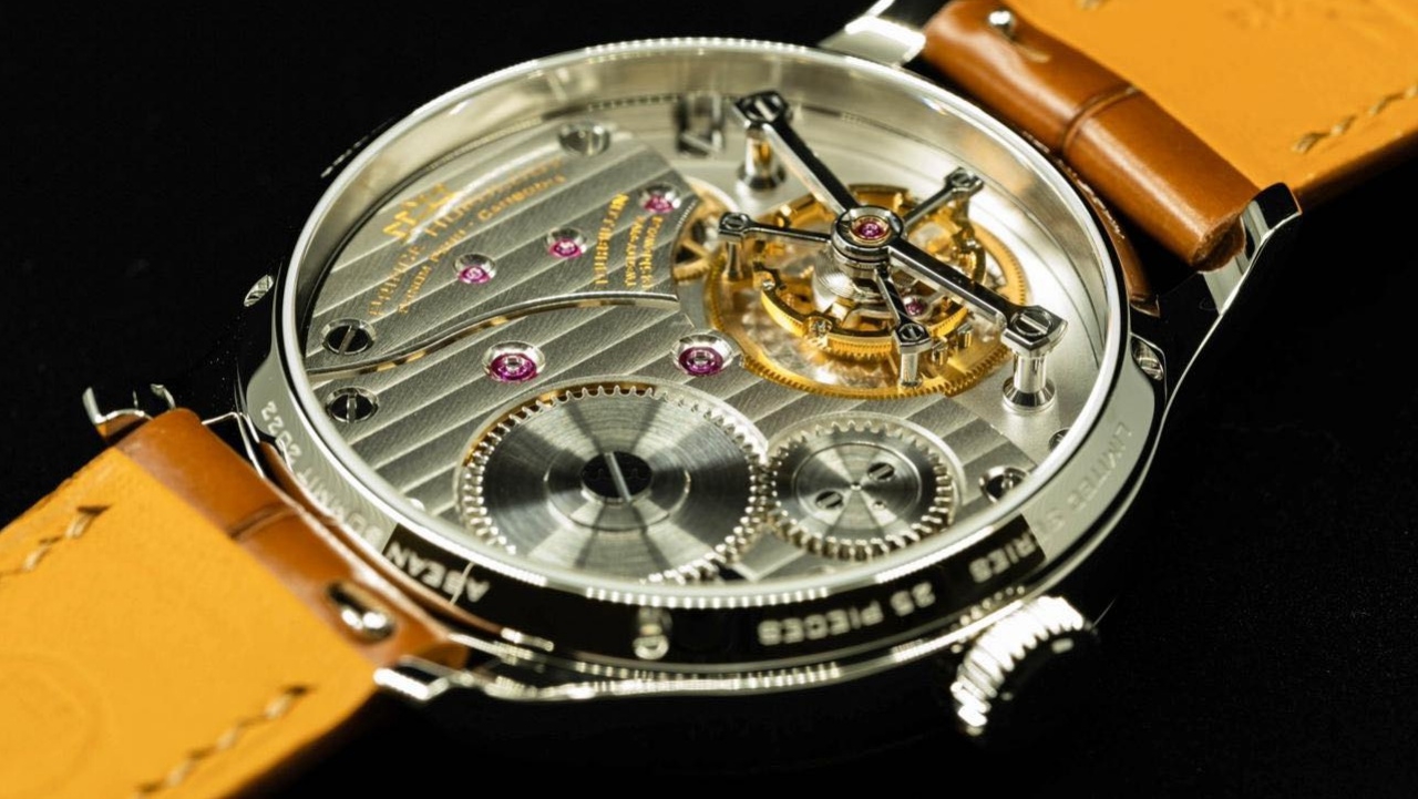 "ฮุน เซน" มอบนาฬิกาหรูที่ระลึกประชุมสุดยอดอาเซียน