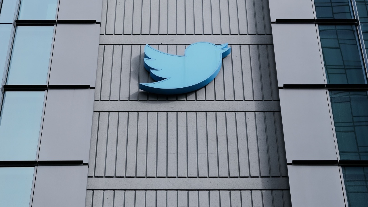 "อีลอน มัสก์" เตือนทวิตเตอร์อาจล้มละลาย ขณะผู้บริหารทยอยตบเท้าลาออก