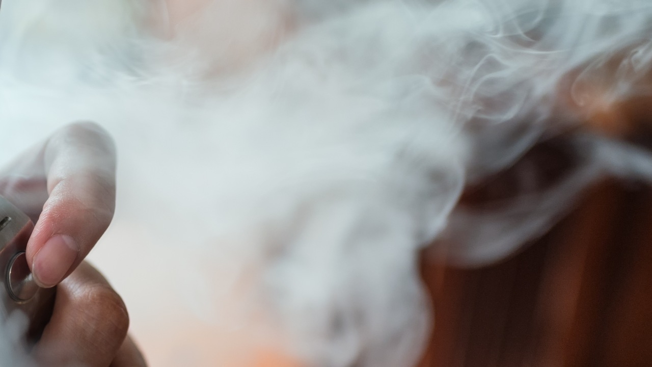 สัญญาณเตือนป่วย "โรคปอดอักเสบรุนแรง" จากการ "สูบบุหรี่ไฟฟ้า"