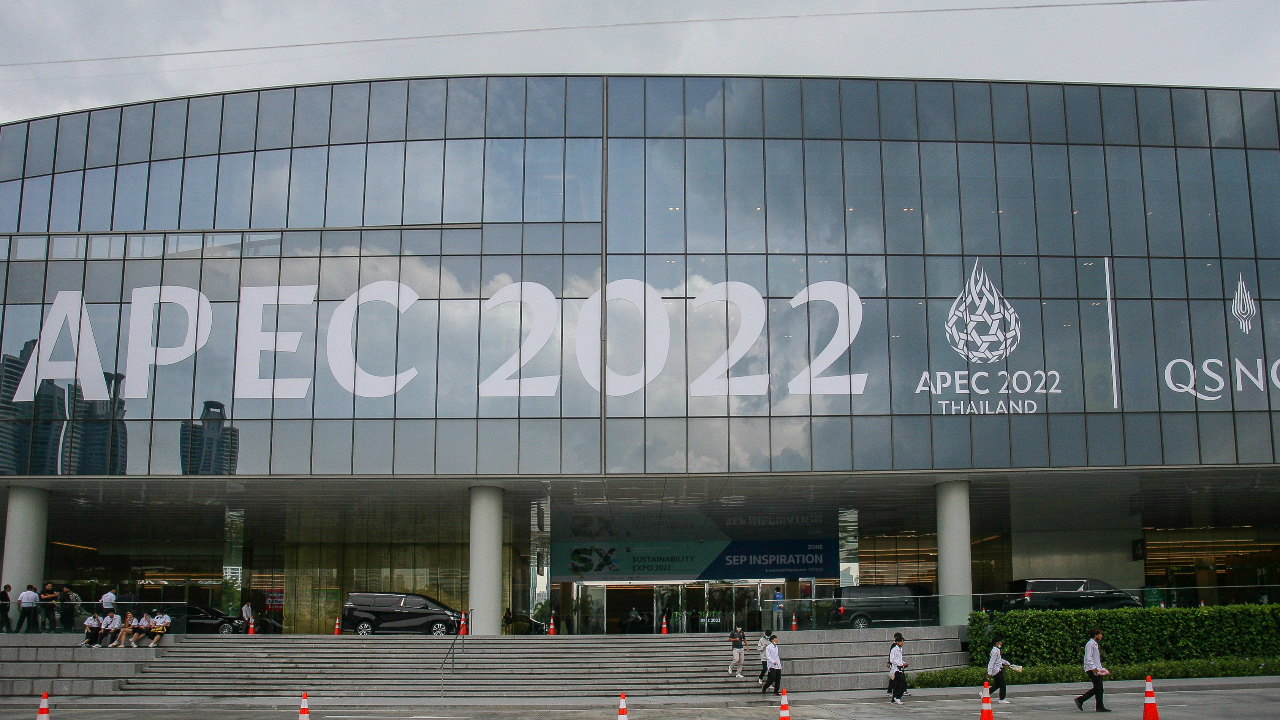 สั่งห้ามก่อม็อบรอบศูนย์สิริกิติ์ และ 19 โรงแรมที่พักผู้นำ ช่วงประชุม APEC