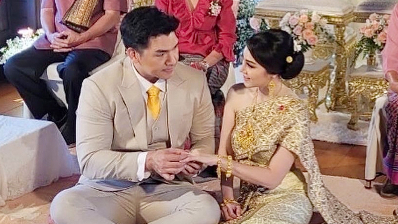 ชื่นมื่น เอก เอกริน เทรนเนอร์หุ่นล่ำ ควงแฟนใหม่ เข้าพิธีแต่งงานเรียบง่าย