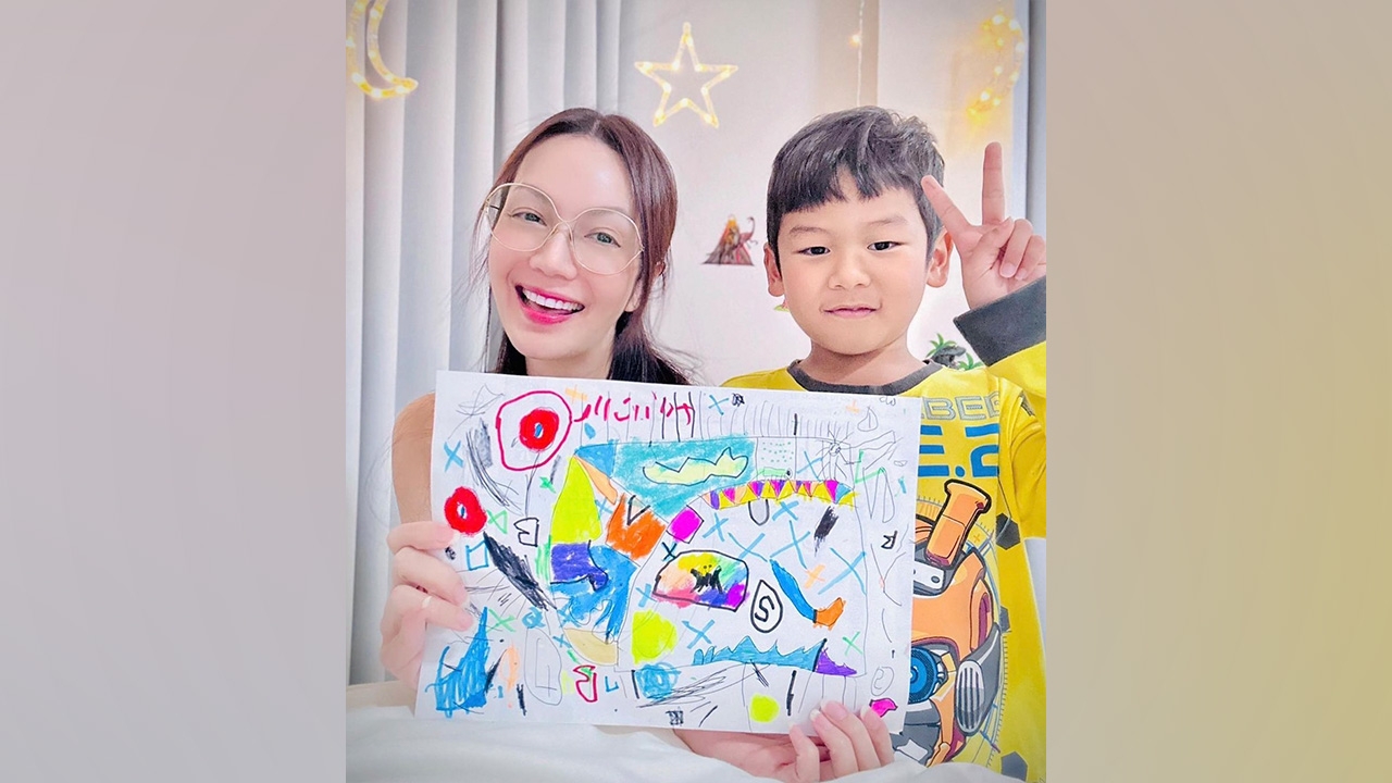 น้องจอมทัพ ลูกชาย อ๋อม สกาวใจ โชว์เลขเด็ดจากงานศิลปะ คอหวยส่องด่วน