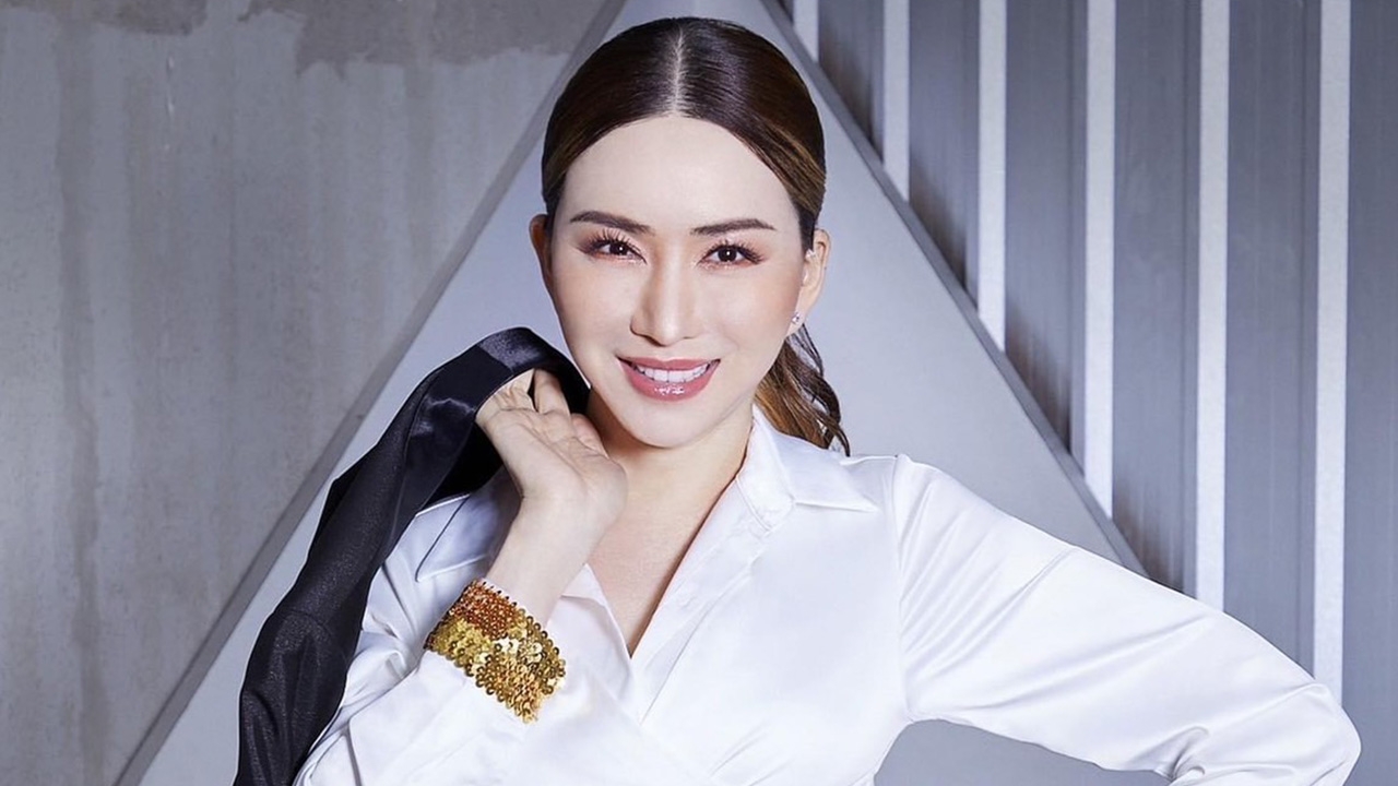 เผยสาเหตุ แอน จักรพงษ์ ไล่พนักงานออก หลังถูกวิจารณ์ไม่สมเป็นงานระดับโลก