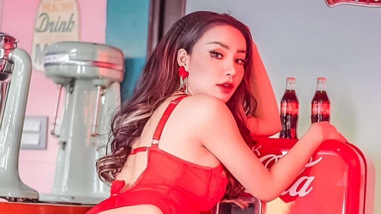 นิวนิว เอวเด้ง เซ็กซี่ในชุดรัดรูป ถ่ายรูปมุมเสย มาพร้อมแคปชั่นแซ่บๆ