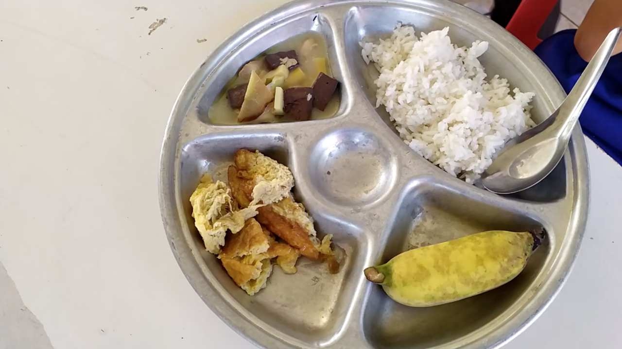 ผอ.โรงเรียนในโคราช ชี้ ครม.ขึ้นค่าอาหารกลางวันเด็ก แต่กลัววัตถุดิบขยับตาม