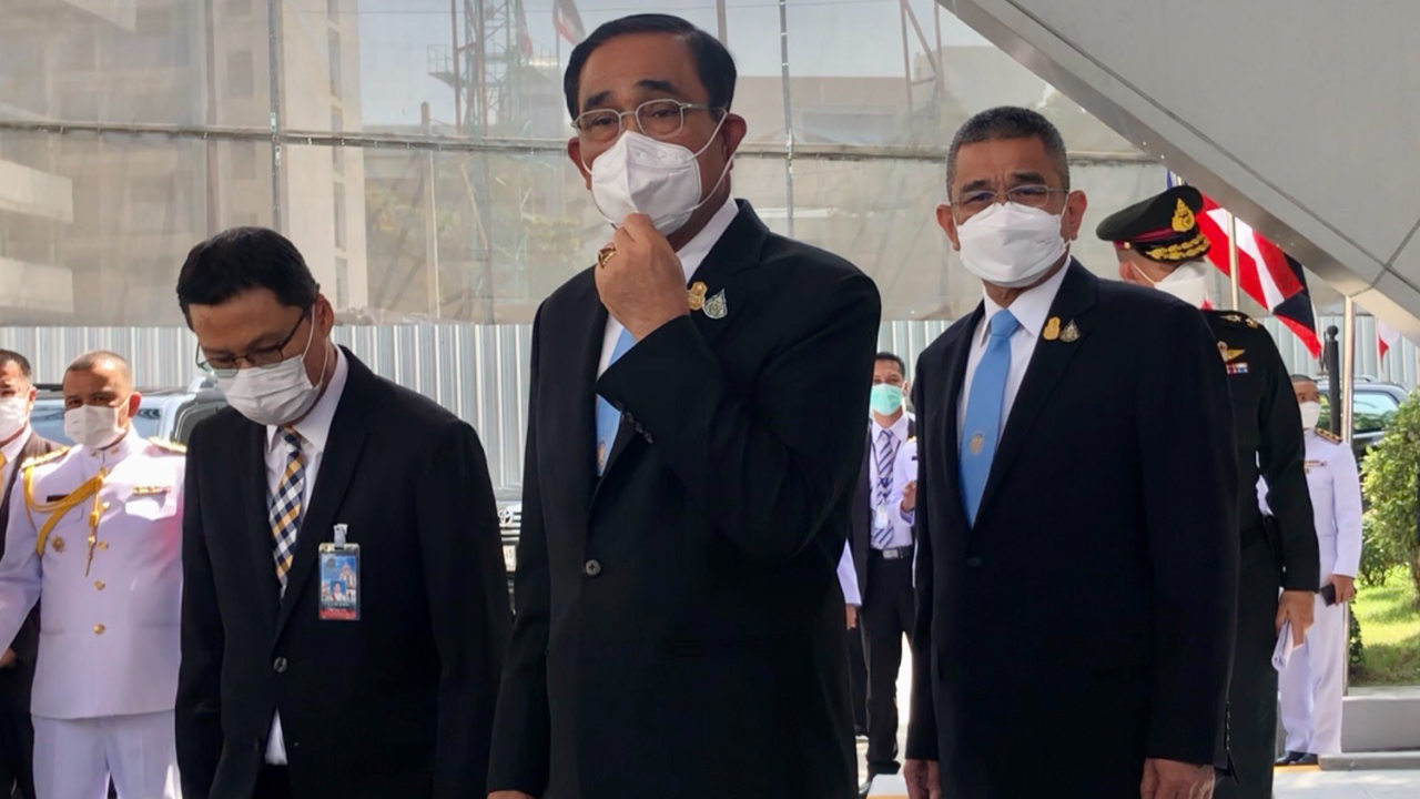 "บิ๊กตู่" ชี้ "พีระพันธุ์" มาเรื่องงาน ไปรวมไทยสร้างชาติ แค่กระแสข่าวนะจ๊ะ