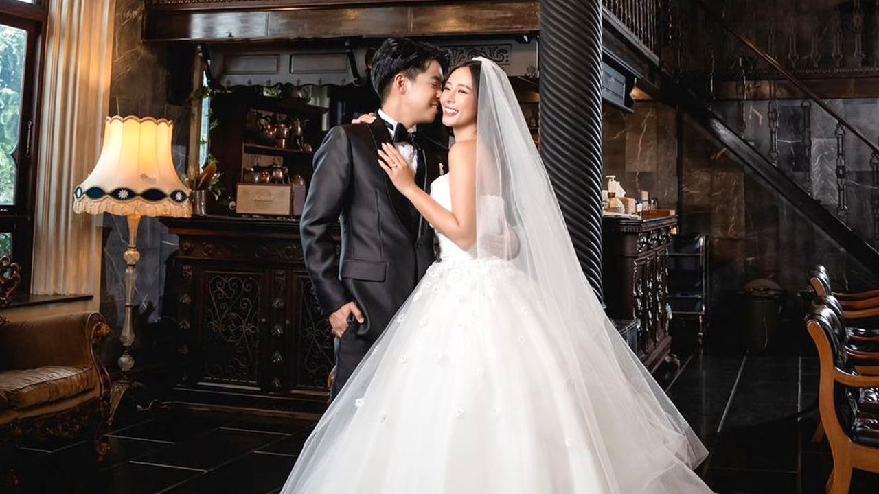 ชื่นมื่น นางเอกสาว ใบเฟิร์น จูงมือแฟนหนุ่มผู้บริหาร ลั่นระฆังวิวาห์หวาน