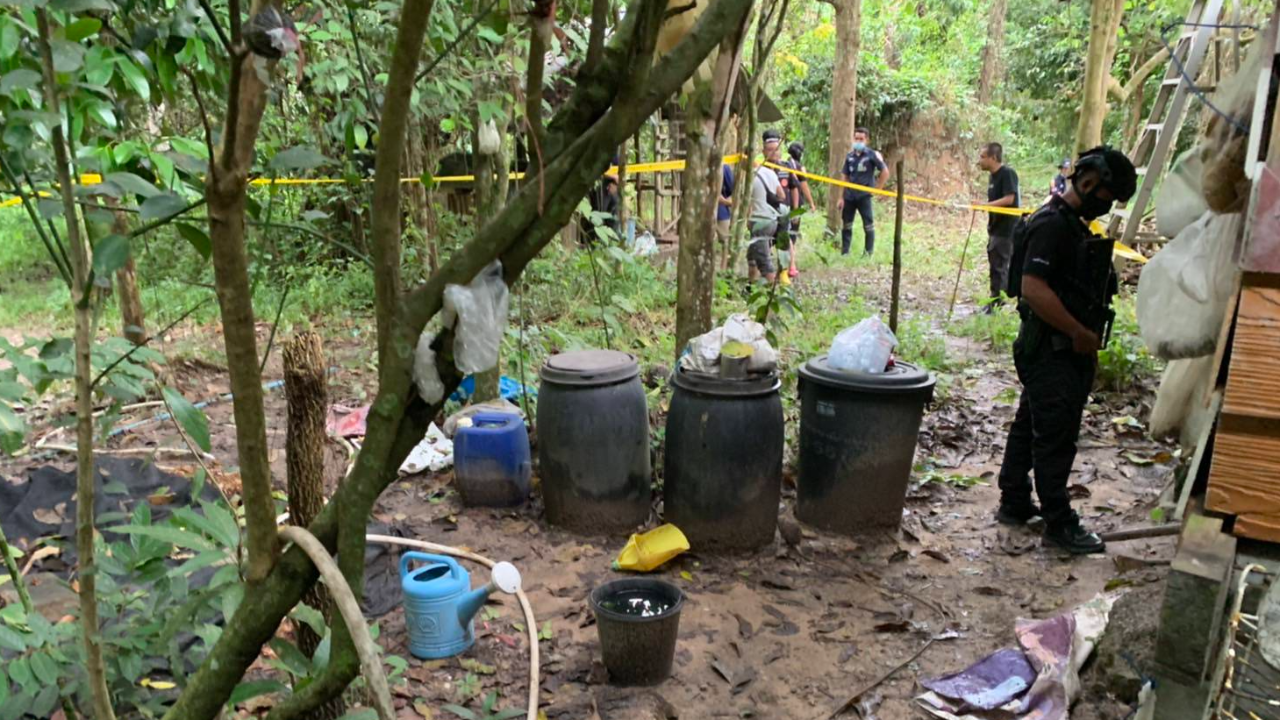 "ฆ่าฝังดิน" แม่หาย 7 วัน ลูกพบพิรุธ-แบ็กโฮขุด ช็อกเป็นศพหมกสวนหลังบ้าน