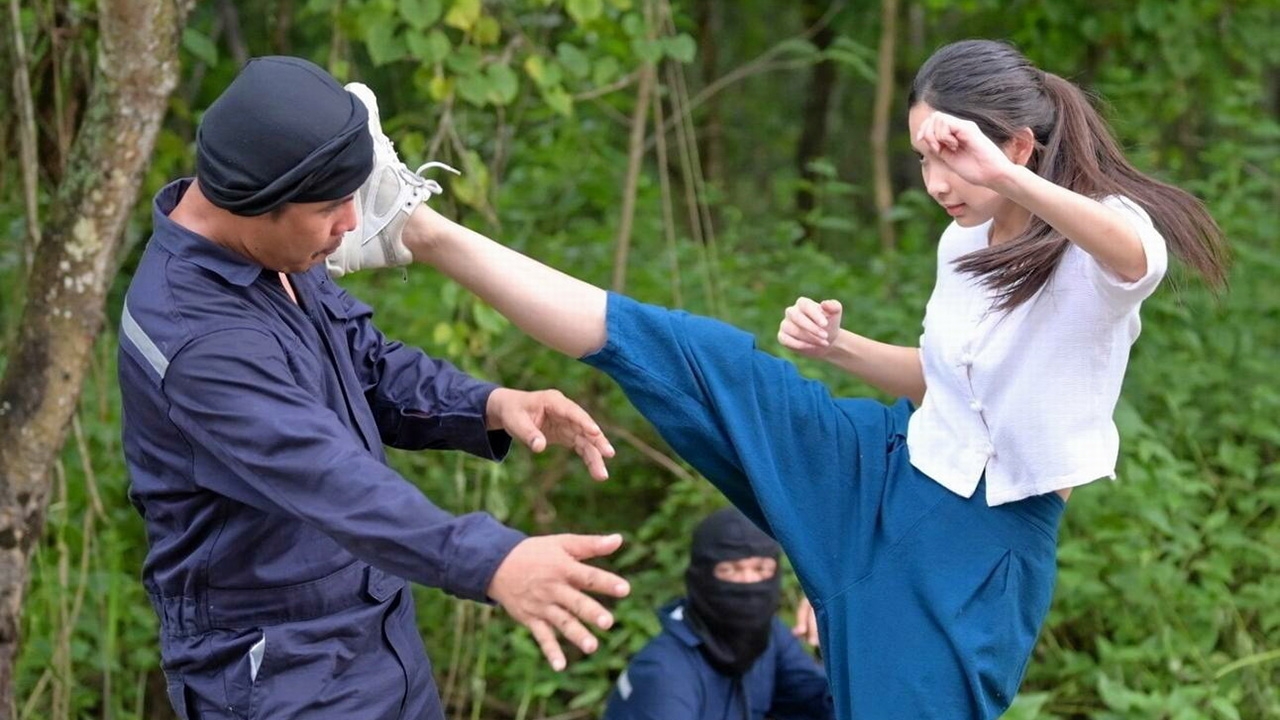 “ปิ่น” ฟอร์มโหดโดดเตะก้านคอ แท็กทีม “แบงค์” บู๊เต็มคาราเบล ใน “ป้อมปางบรรพ์”