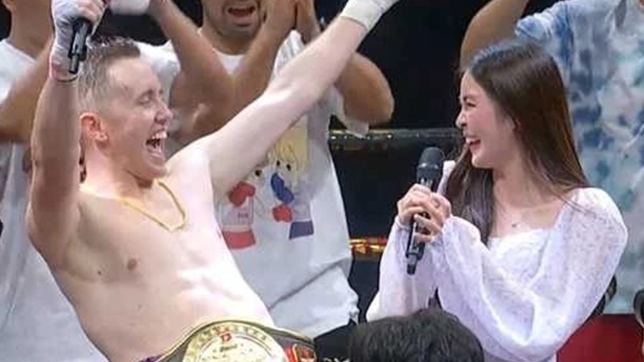 ไม่โสดแล้ว เอวา ทายาทเศรษฐีหมื่นล้าน ถูก เนท My Mate Nate ขอเป็นแฟนกลางเวทีมวย (คลิป)