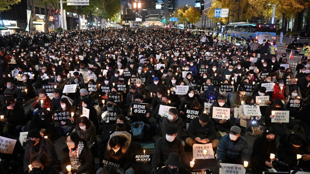 ชาวเกาหลีใต้จี้รัฐบาลรับผิดชอบโศกนาฏกรรมอิแทวอน