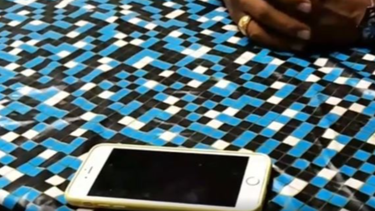 ด.ญ.ร้อง ถูกกล่าวหาแย่งแฟนแก่ โดนรุมตบ-บังคับเปลือย-ถ่ายคลิปประจาน