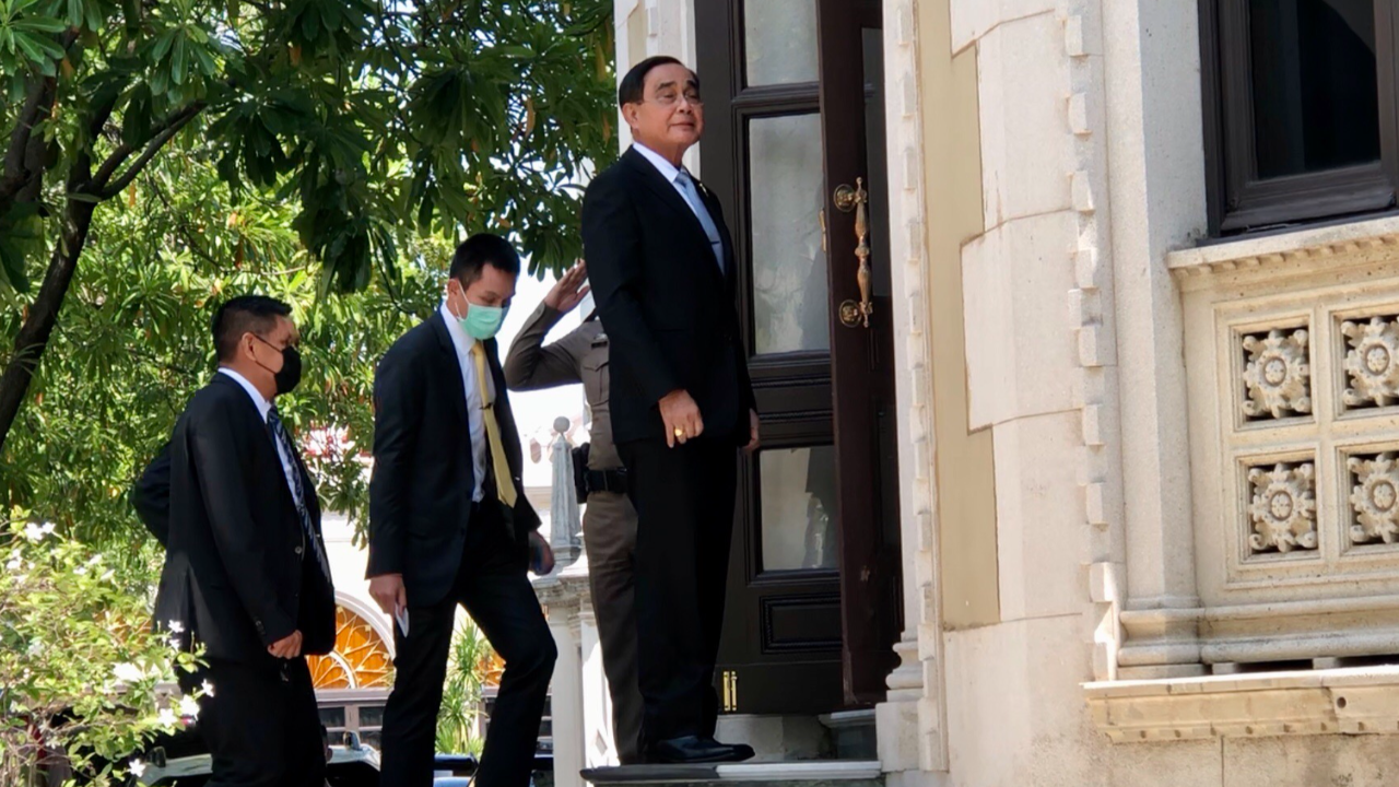 “บิ๊กตู่” โยนปมร่าง พ.ร.บ.กัญชา กัญชง เป็นเรื่องสภา หลังภท.-ปชป.เกิดศึกขัดแย้ง