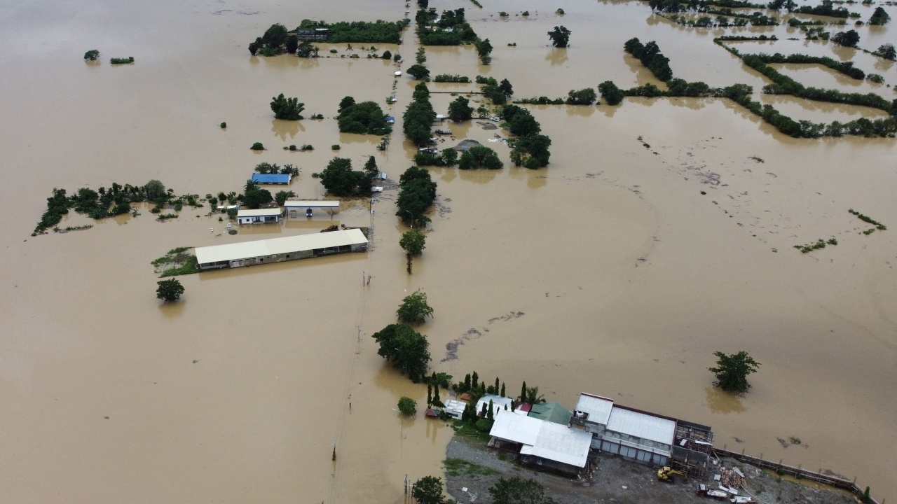 ฟิลิปปินส์ระทม เหยื่อพายุ 'นัลแก' พุ่ง 150 ศพ กว่า 3 แสนคนต้องอพยพ