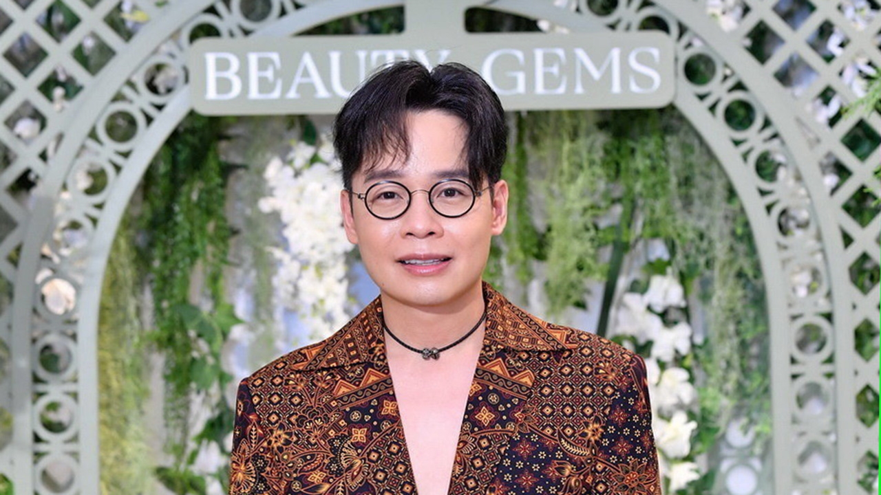 "หนึ่ง-สุริยน" เปิดอีเวนต์ฮอลล์ ชวนเซเลบริตี้ไปช้อปจิวเวลรีส่งท้ายปี
