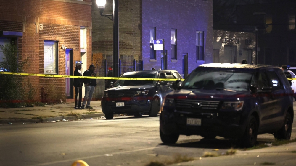 ช็อกวันฮาโลวีน คนริมถนนในชิคาโก โดนคนร้ายบนรถ สาดกระสุนยิงเจ็บระนาว 