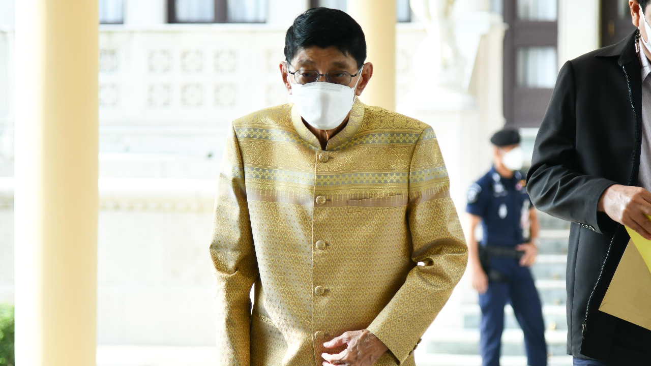 "วิษณุ" เผย ครม. ออกกฎกระทรวง "ผลิตสุราพื้นบ้าน" ของ "ก้าวไกล" ไม่จำเป็นอีก