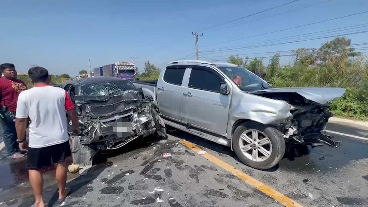 กระบะประสานงาเก๋งกลางถนนอยุธยา-ป่าโมก สายในที่ อ.บางบาล ตาย 1 เจ็บ 2