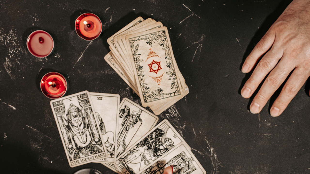 เลขเด็ดลุ้นรวย อ.มงคล 1 พ.ย. 65 เสี่ยงไพ่เปิดความหมายได้ดวงดี มีโชคลาภ