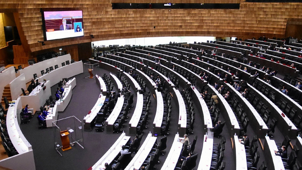 เรื่องร้อนที่รออยู่ในสภา