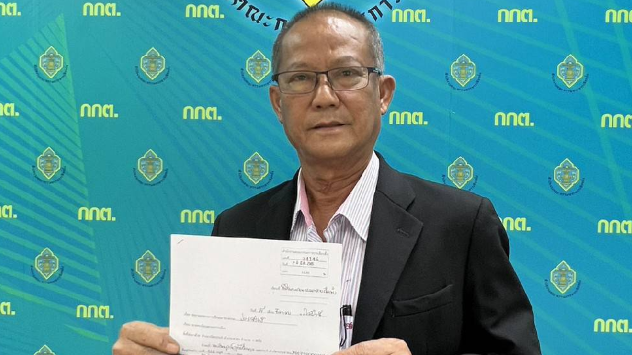 "สมบูรณ์" อดีต ส.ส.ปชป.จ.ตรัง 4 สมัย ไขก๊อก ทั้งน้ำตา ซบ รทสช.อีกราย 