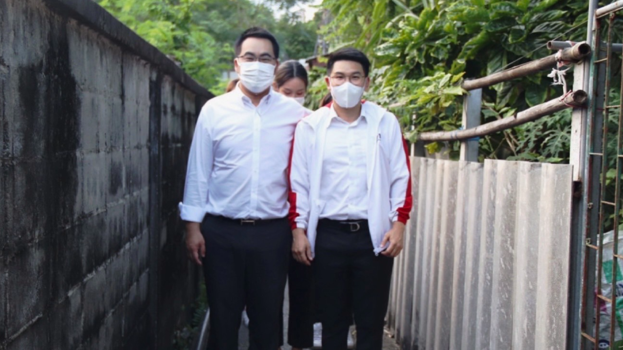 "พลภูมิ" ควง "กิ๊ก" พบ ชุมชนลาดพร้าว 91 หนุนค่าแรง 600 บาท เพื่อไทยทำได้