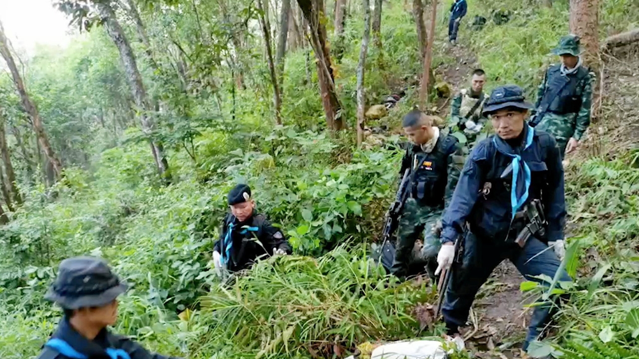 ทหารปะทะเดือดแก๊งยา "จับตาย" คาป่า 15 ศพ แบกเป้ลัดเลาะเข้าไทย ยึดไอซ์ 372 โล