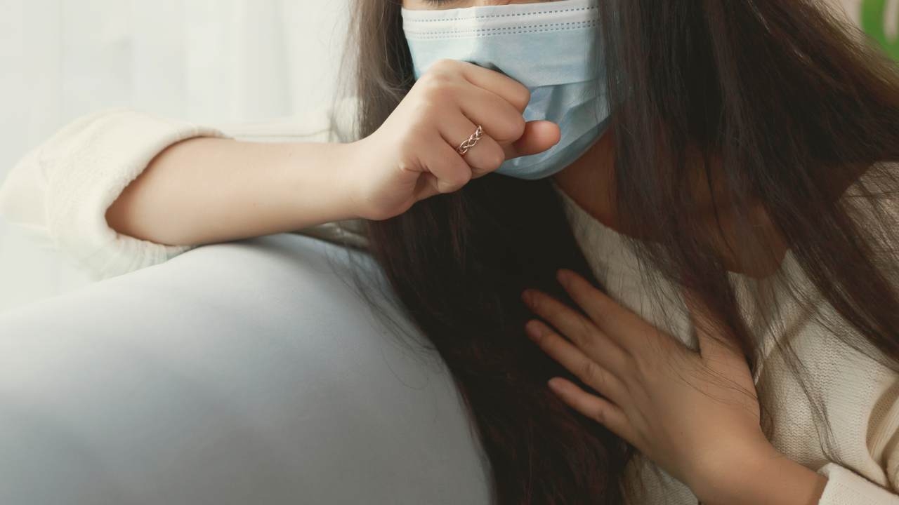 "หมอยง" เผยคนไทยติดเชื้อ "โควิด-19" ไปแล้ว 60-70% แนะการให้เข็มกระตุ้น