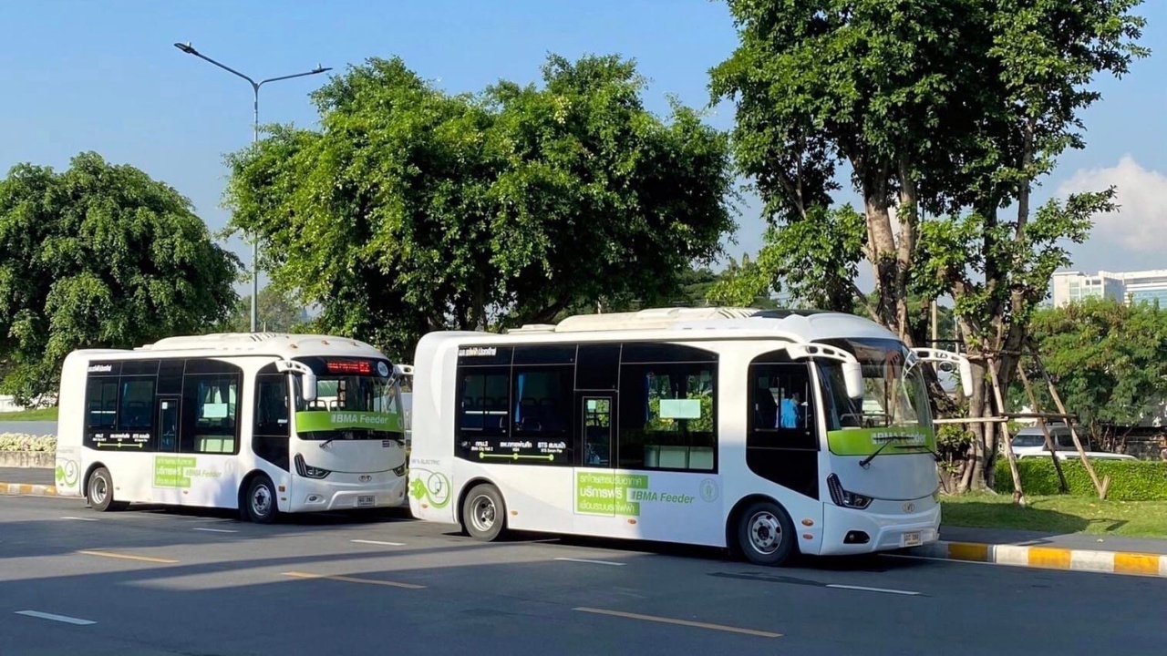 กรุงเทพฯ จัดรถ BMA Feeder รับ-ส่ง ประชาชนเที่ยวงานกาชาด 2565 ฟรีตลอดงาน