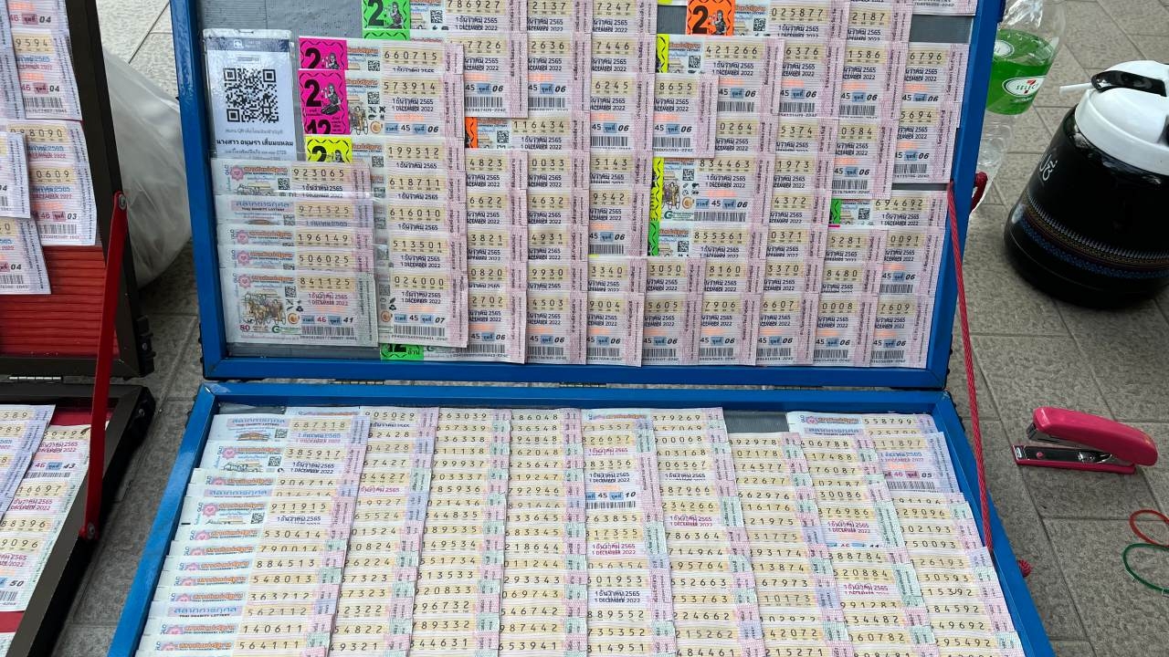 เดือนนี้หวยออก 3 ครั้ง ย้ำว่าที่เศรษฐีอย่าลืมส่อง "เลขเด็ด" ไว้เสี่ยงโชค