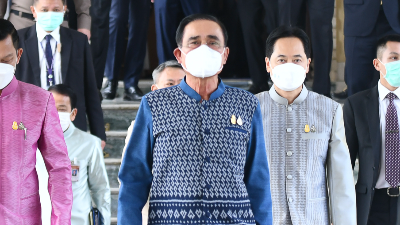 “บิ๊กตู่” พูดชัด เล่นการเมืองต่อ 2 ปี ขอทำให้ดีที่สุด รอเปิดปากเข้า รทสช.