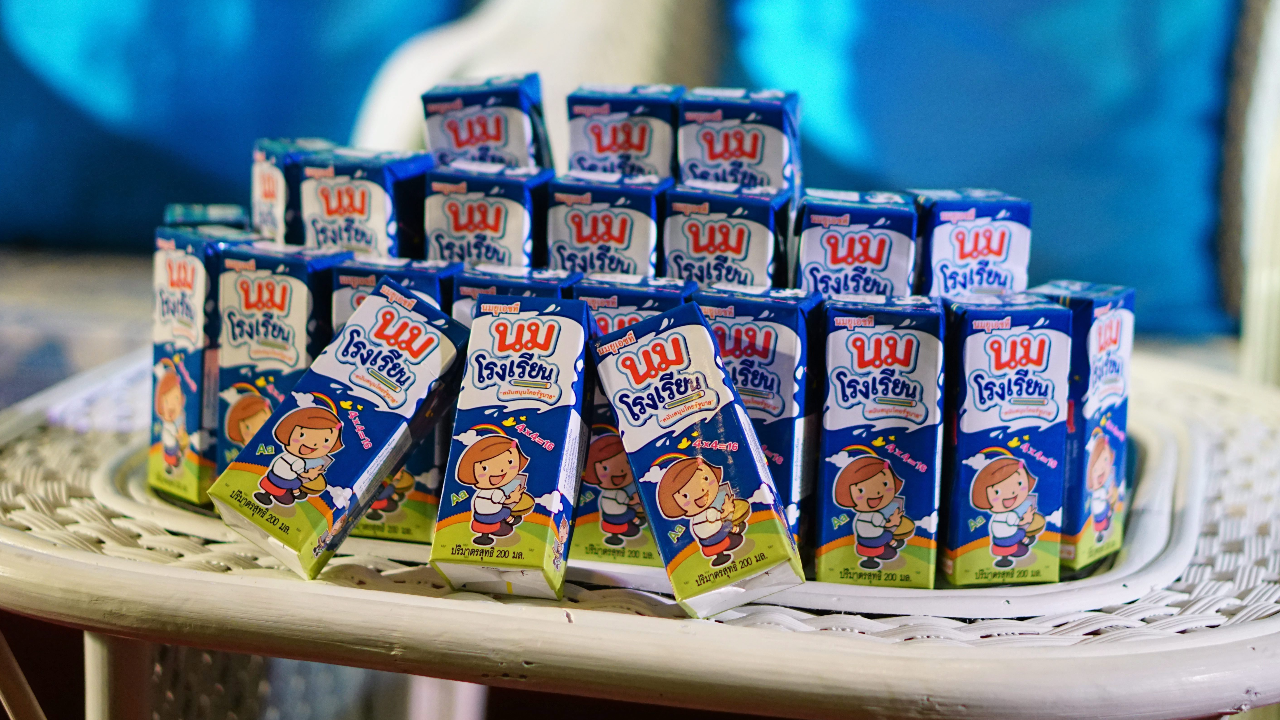 มีผลตั้งแต่วันนี้ ครม. ไฟเขียวเพิ่มราคากลางนมโรงเรียนอีก 31 สตางค์