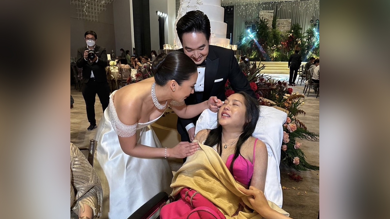 เห็นแล้วซึ้ง คุณหญิงแมงมุม แต่งสวยร่วมงานแต่งเพื่อน บอกยังไงต้องมาให้ได้