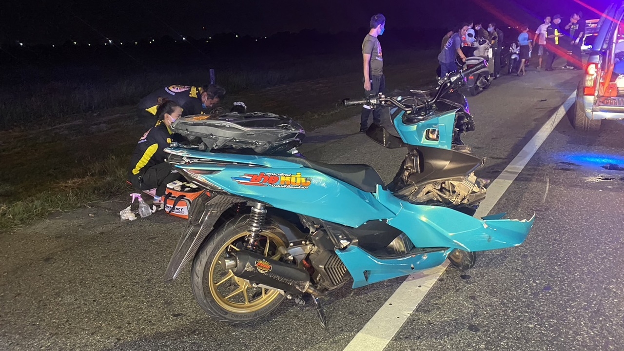 เด็กแว้นซิ่ง จยย.ประลองความเร็วเฉี่ยวชนกันล้ม ตาย 1 เจ็บ 5 ราย