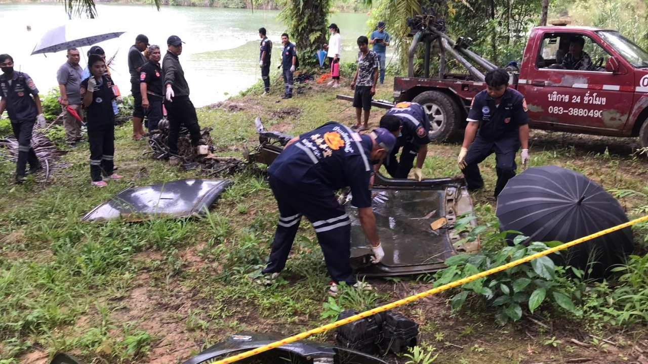 ตร.ค้นสระน้ำที่ตรังหาชิ้นส่วนรถ ยันเป็นคันที่ใช้บุกยิงเสี่ยรับเหมาสุราษฎร์